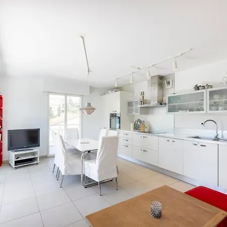 La Belle - Two Bedroom Appartement *