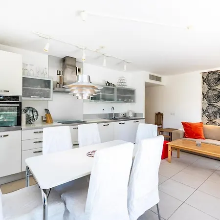 La Belle - Two Bedroom