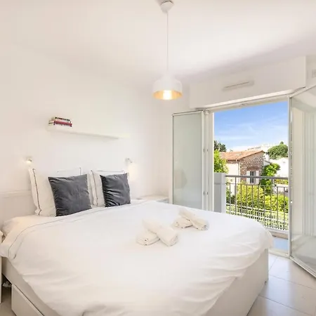 La Belle - Two Bedroom Antibes