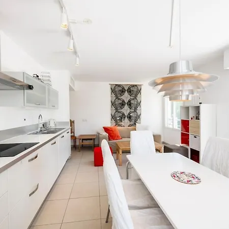 La Belle - Two Bedroom Антиб